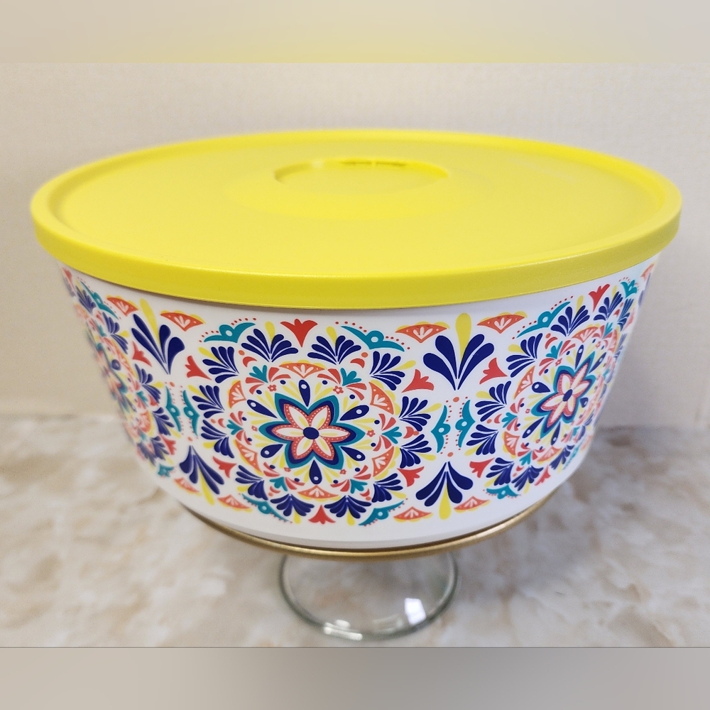 New Tupperware Colorful Serving Bowl